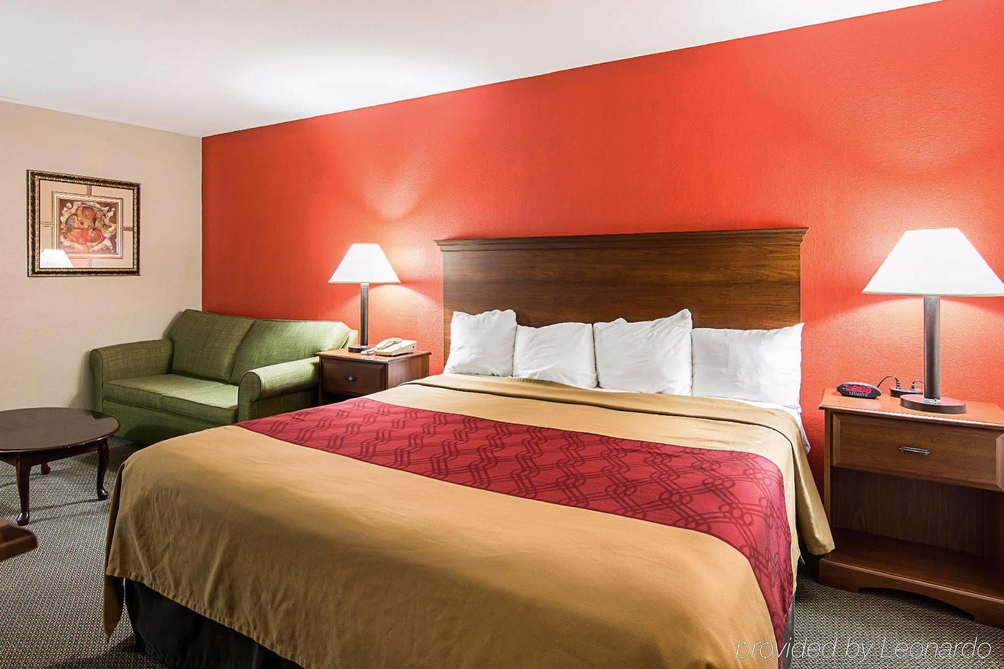 Econo Lodge Andrews Afb Клинтън Екстериор снимка